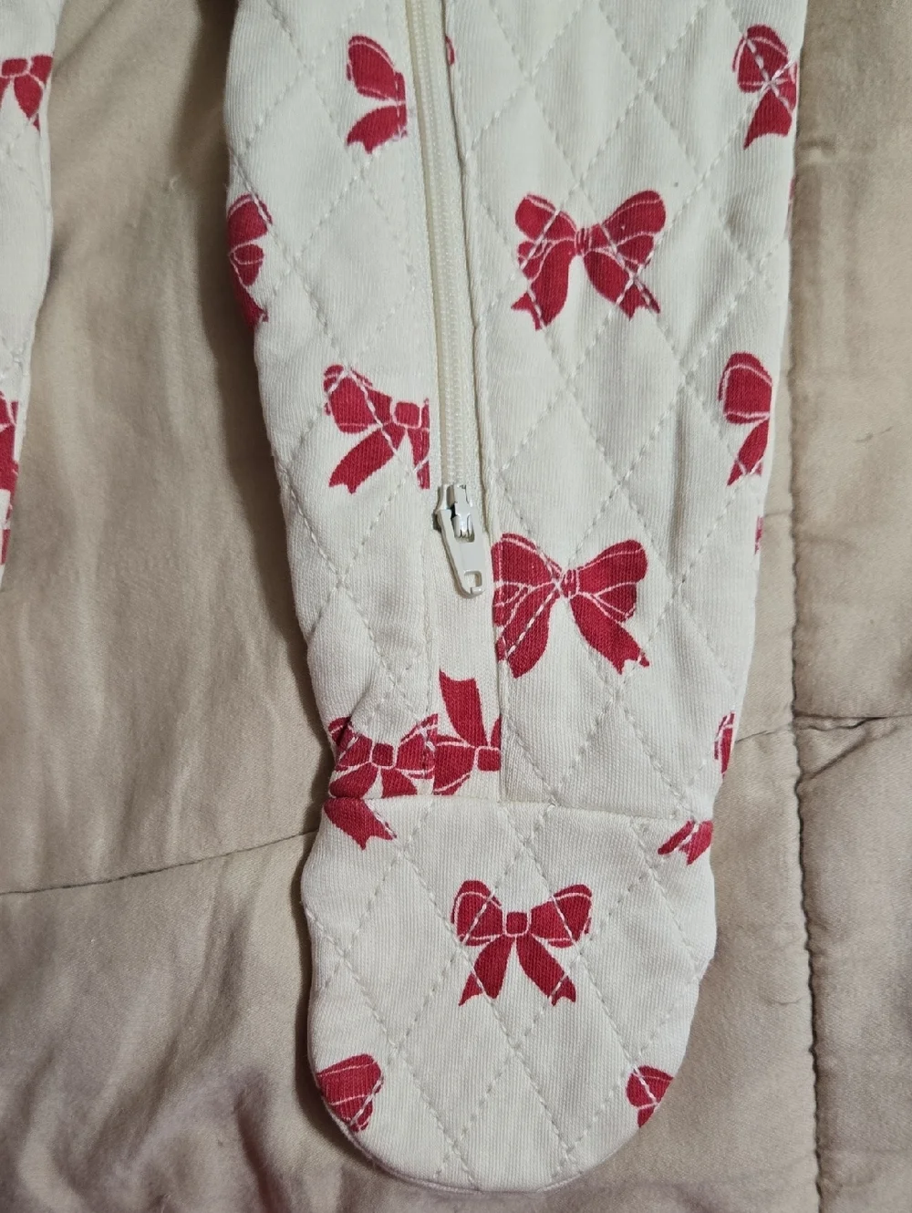 Kate Quinn Cream Quilted Hooded One-Piece with Red Bow Print Size 3-6 Months NWT